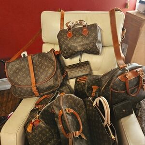Authentic Louis Vuitton backpack, Speedy 25,30,40 crossbody travel bags/wallets